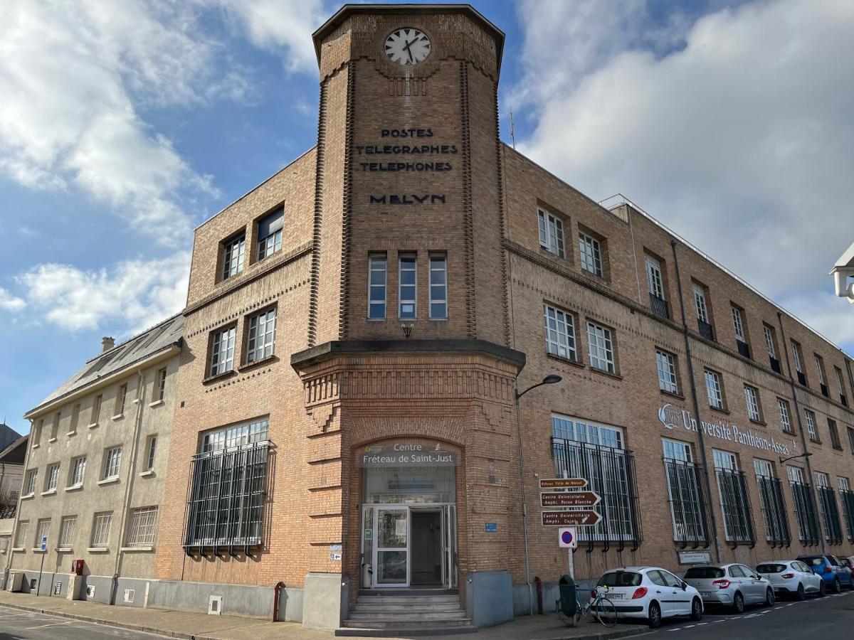 Le Vicomte Lägenhet Melun Exteriör bild